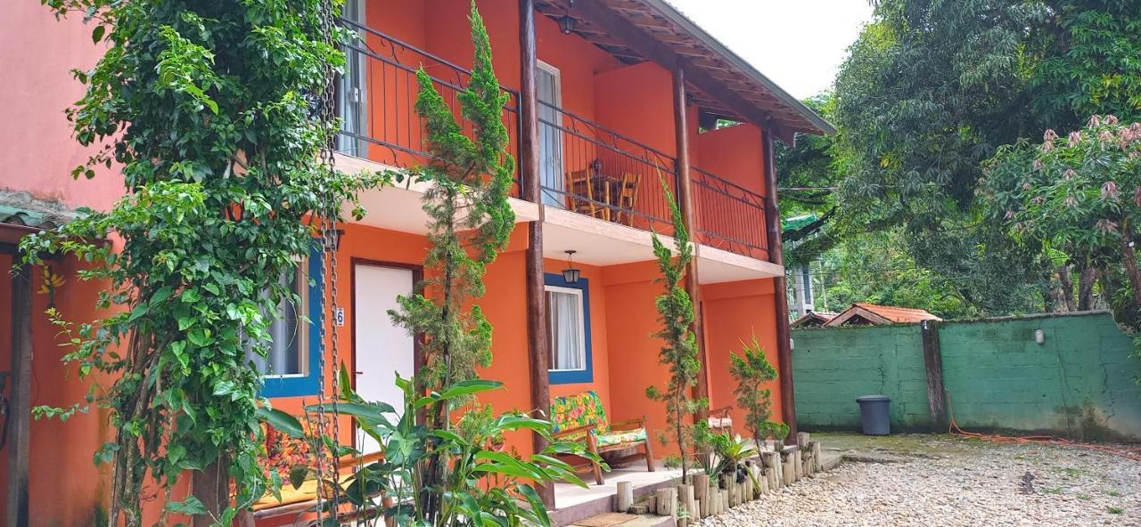 Casa Dos Artistas 招待所